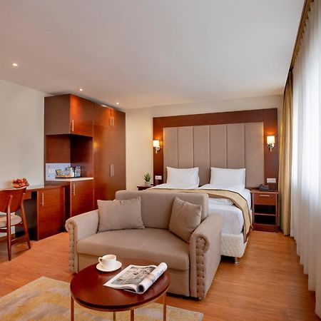 Palast Hotel Hürth Kültér fotó