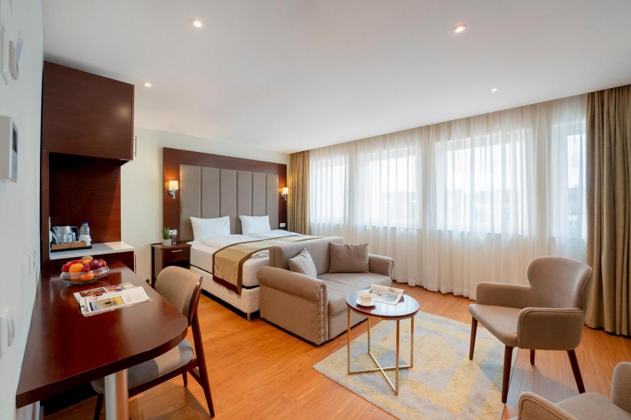 Palast Hotel Hürth Kültér fotó