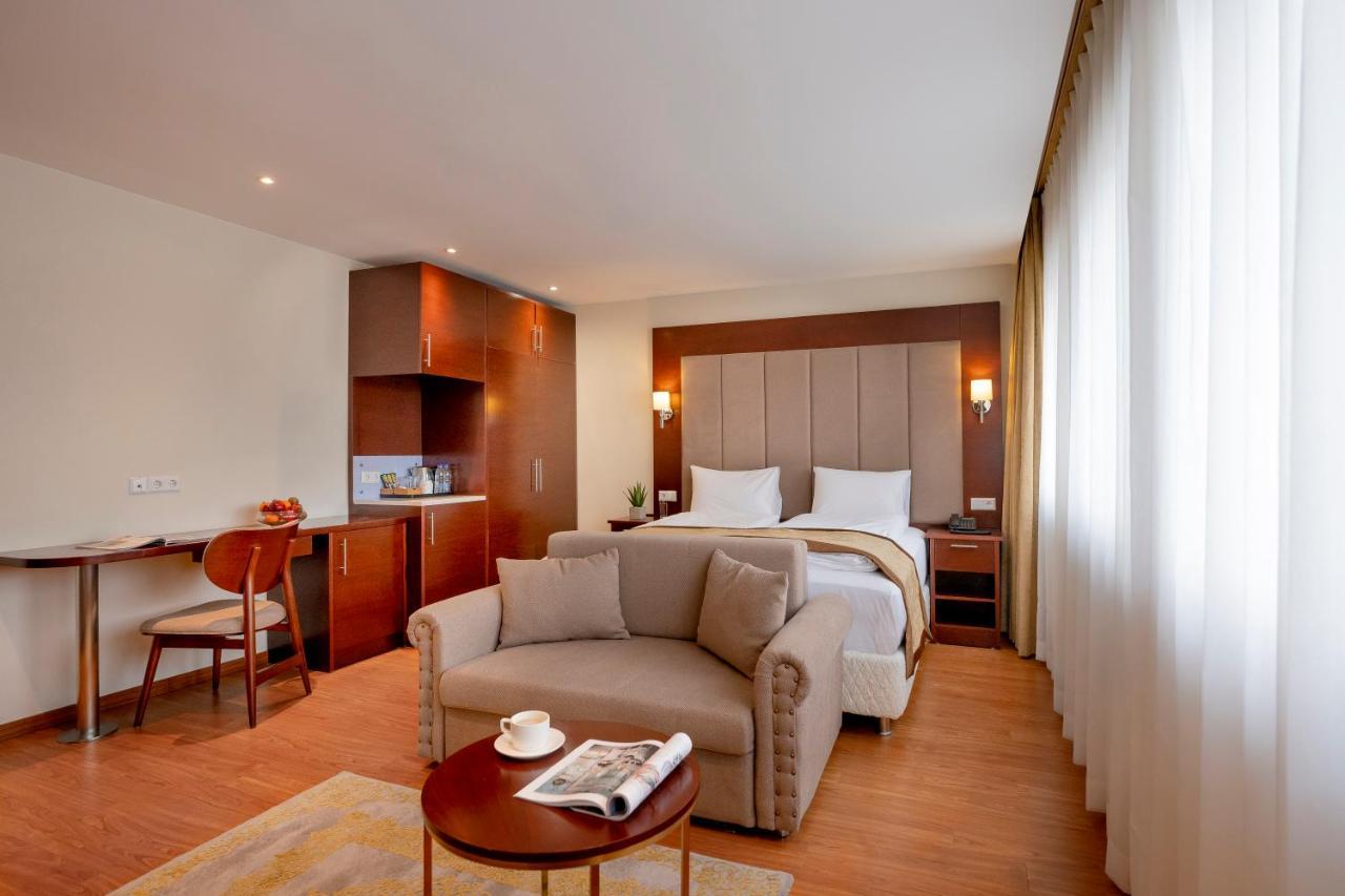 Palast Hotel Hürth Kültér fotó