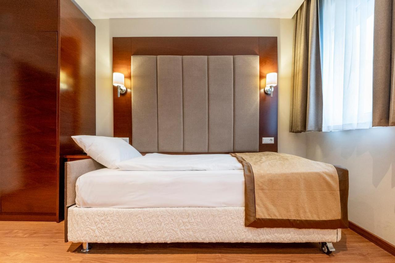 Palast Hotel Hürth Kültér fotó