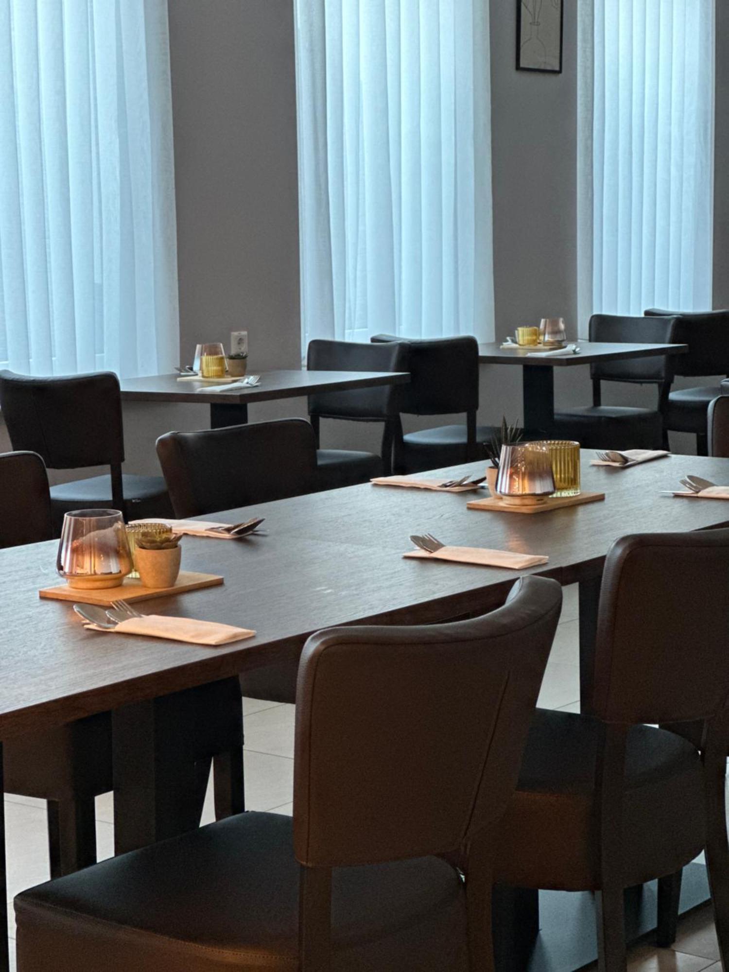 Palast Hotel Hürth Kültér fotó
